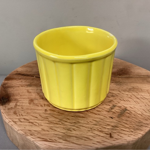🟡 Vintage - McCoy Floraline Brilliant Yellow Planter / Pot - Circa 1960s - Rare - Picture 4 of 16